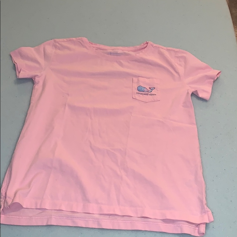 vineyard vines t-shirt